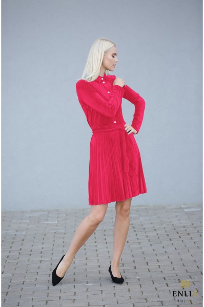 Gofruota, veliūrinė suknelė ARMIKA | Raudona suknelė